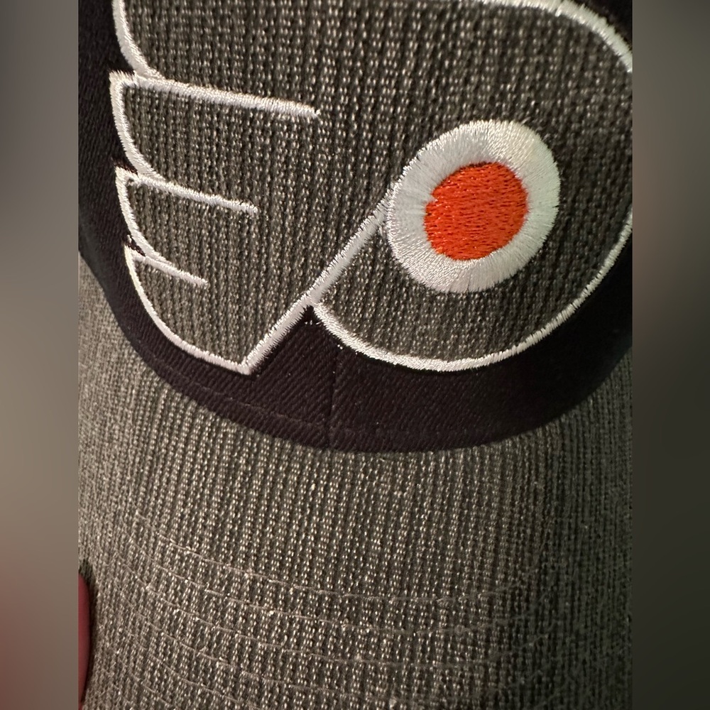 🧢 Philadelphia Flyers Reebok Fitted Hat - Picture 7 of 7
